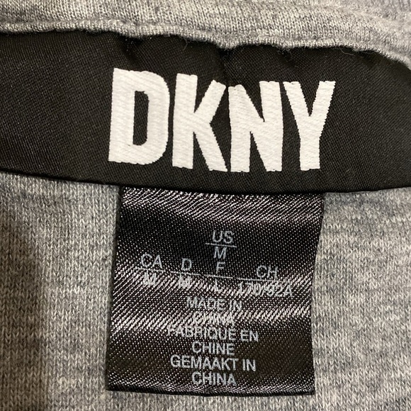 DKNY - Cropped sweater with black logo print Sz M - Picture 4 of 15